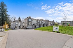 1015-11280 Pazarena Place Maple Ridge, BC V2X 9H8