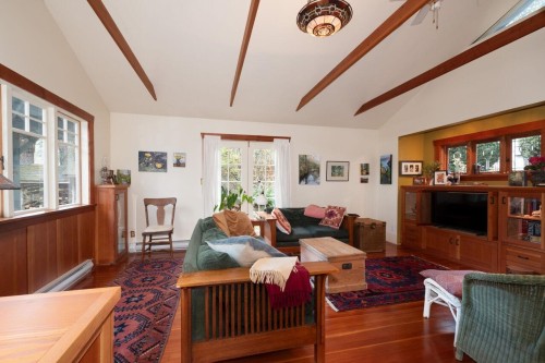 1248 Miller Road  Bowen Island, BC V0N 1G1