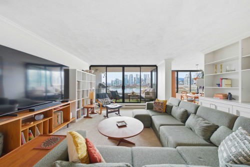 533-666 Leg In Boot Square  Vancouver, BC V5Z 4B3