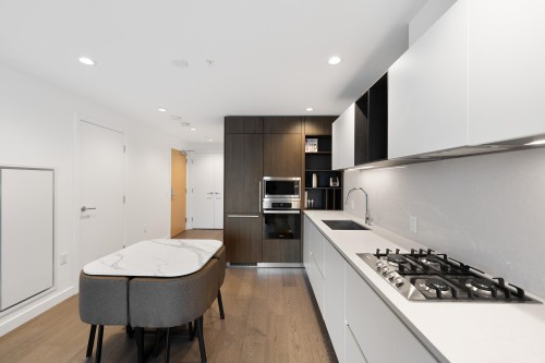 1801-6000 Mckay Avenue  Burnaby, BC V5H 0K2