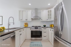 209-22356 Mcintosh Avenue Maple Ridge, BC V2X 3C1