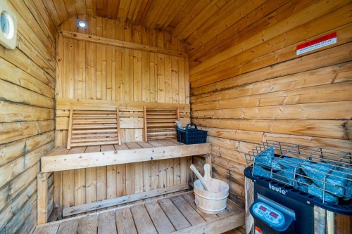 1938 Adanac Street, Vancouver, BC 