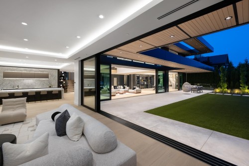 690 Knockmaroon Road, West Vancouver, BC 