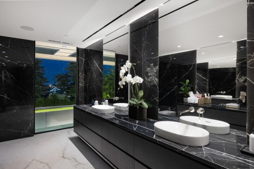 690 Knockmaroon Road, West Vancouver, BC 