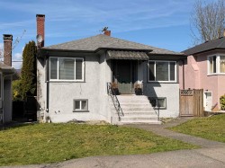 2349 Pender Street E Vancouver, BC V5L 1X7