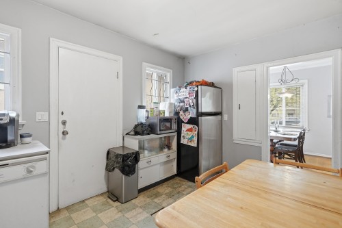 2349 Pender Street E, Vancouver, BC 