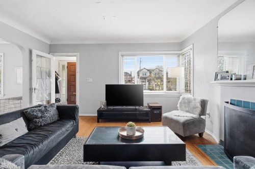 2349 Pender Street E, Vancouver, BC 