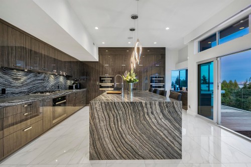 3305 Westmount Road, West Vancouver, BC 