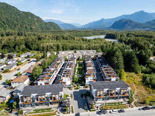 204-39767 Government Road  Squamish, BC V8B 0Z1