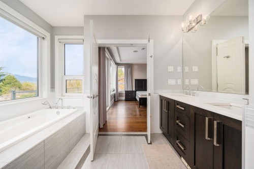 4341 3Rd Avenue W, Vancouver, BC 