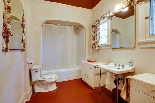 1825 Drummond Drive, Vancouver, BC 