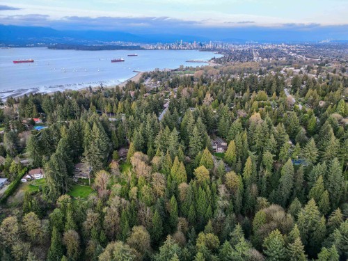 1825 Drummond Drive, Vancouver, BC 