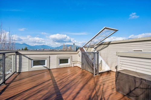 18-3788 Laurel Street, Burnaby, BC 