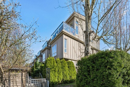 18-3788 Laurel Street, Burnaby, BC 