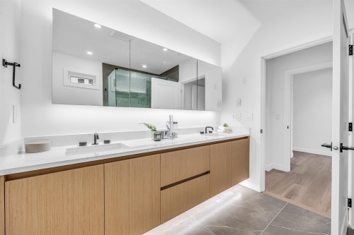 1016 52Nd Avenue W, Vancouver, BC 