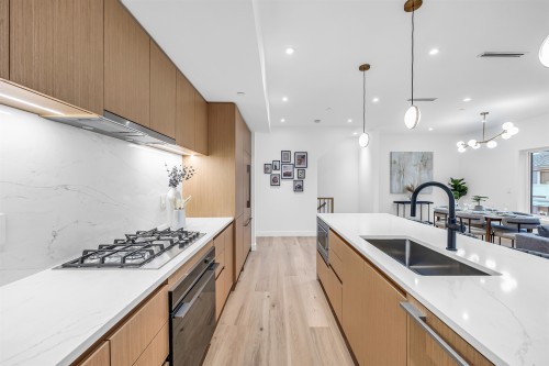 1016 52Nd Avenue W, Vancouver, BC 