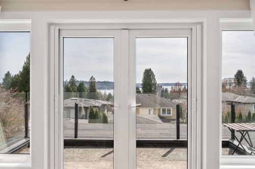 1468 Kings Avenue, West Vancouver, BC 