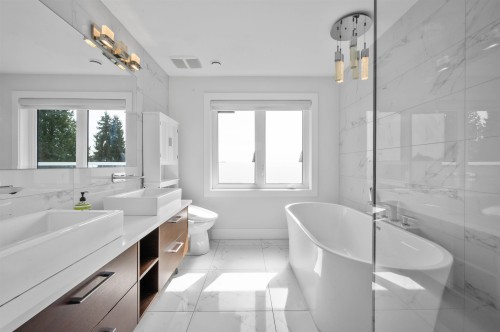 1468 Kings Avenue, West Vancouver, BC 