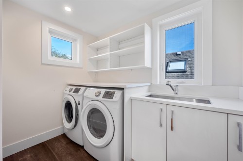 1468 Kings Avenue, West Vancouver, BC 