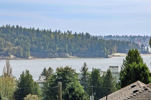 1468 Kings Avenue, West Vancouver, BC 