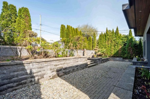 1468 Kings Avenue, West Vancouver, BC 