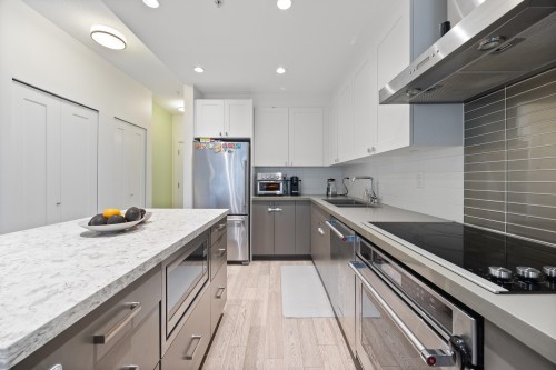 209-3399 Noel Drive, Burnaby, BC 