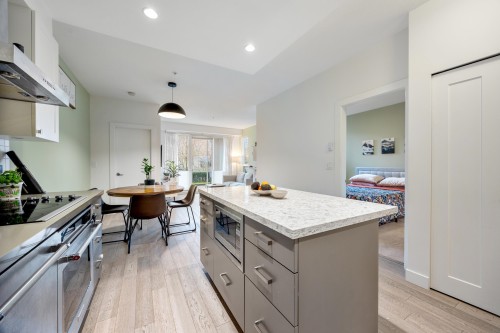 209-3399 Noel Drive, Burnaby, BC 