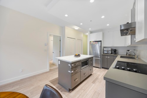 209-3399 Noel Drive, Burnaby, BC 