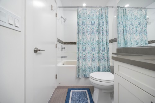 209-3399 Noel Drive, Burnaby, BC 