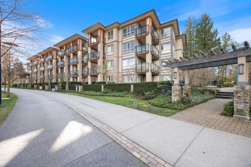209-3399 Noel Drive, Burnaby, BC 