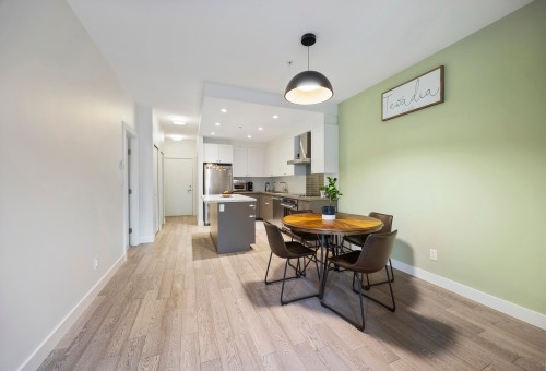 209-3399 Noel Drive, Burnaby, BC 