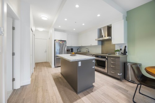 209-3399 Noel Drive, Burnaby, BC 