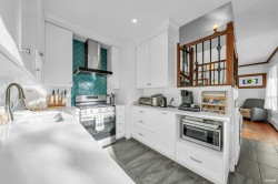 237 Sandringham Avenue New Westminster, BC V3L 1Z4