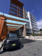 306-423 6th Street West Vancouver, BC V7T 1A4