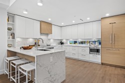 3206 Highland Boulevard  North Vancouver, BC V7R 2V9