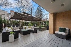 213-221 Union Street  Vancouver, BC V6A 0B4