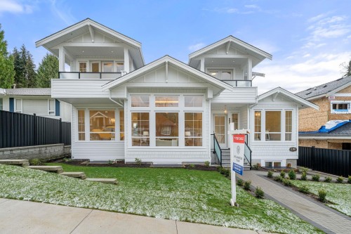 361 22Nd Street E, North Vancouver, BC 