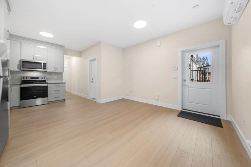 361 22Nd Street E, North Vancouver, BC 