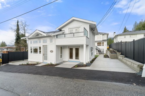 361 22Nd Street E, North Vancouver, BC 