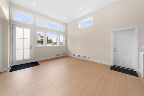 361 22Nd Street E, North Vancouver, BC 