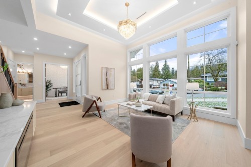 361 22Nd Street E, North Vancouver, BC 