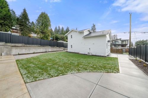 361 22Nd Street E, North Vancouver, BC 