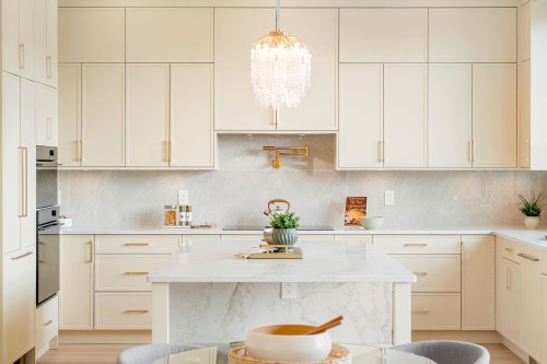 361 22Nd Street E, North Vancouver, BC 