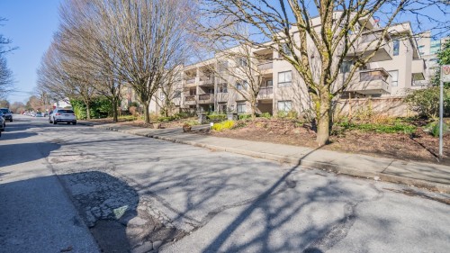 305-975 13th Avenue W Vancouver, BC V5Z 1P4