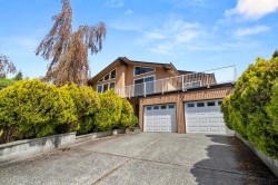 1060 Ayshire Drive Burnaby, BC V5A 4A1