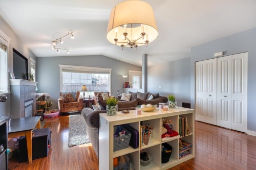 5708 Louise Way, Sechelt, BC 