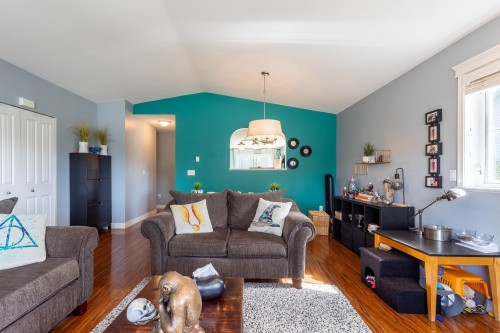 5708 Louise Way, Sechelt, BC 