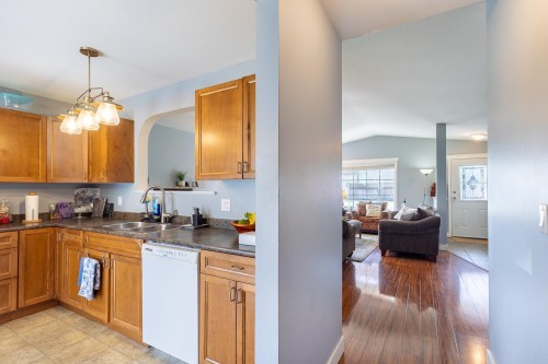 5708 Louise Way, Sechelt, BC 