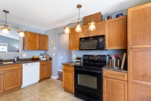 5708 Louise Way, Sechelt, BC 