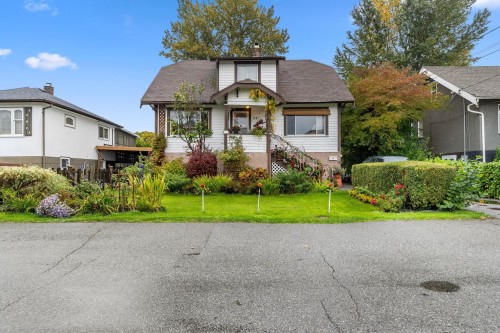 247 Wood Street  New Westminster, BC V3M 5K5